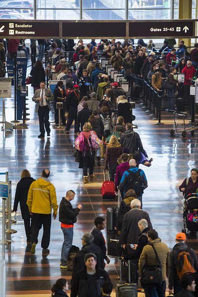 Стотици полети отменени или отложени в САЩ заради лошо време