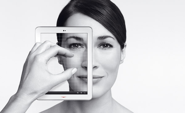 Новият Eucerin® Volume-Filler Концентрат e с висока концентрация на магнолол, олигопептиди и хиалуронова киселина