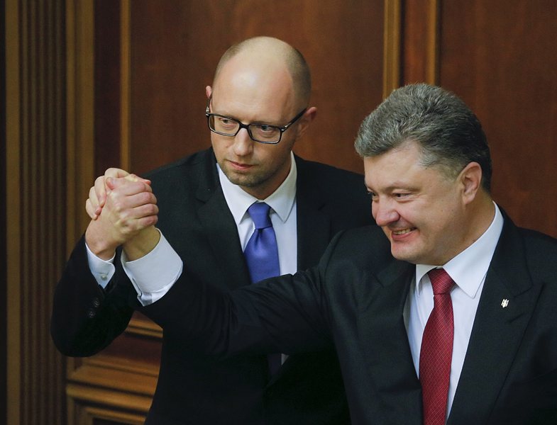 Яценюк преизбран, украинците против федерализация