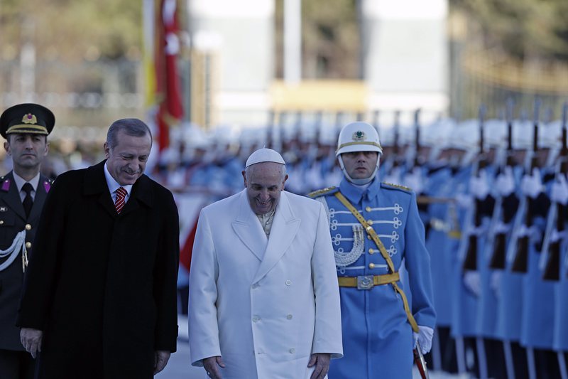Визитата на папа Франциск е по покана на турския държавен глава
