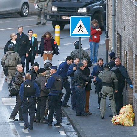 Полиция щурмува апартамент с предполагаем заложник в Гент