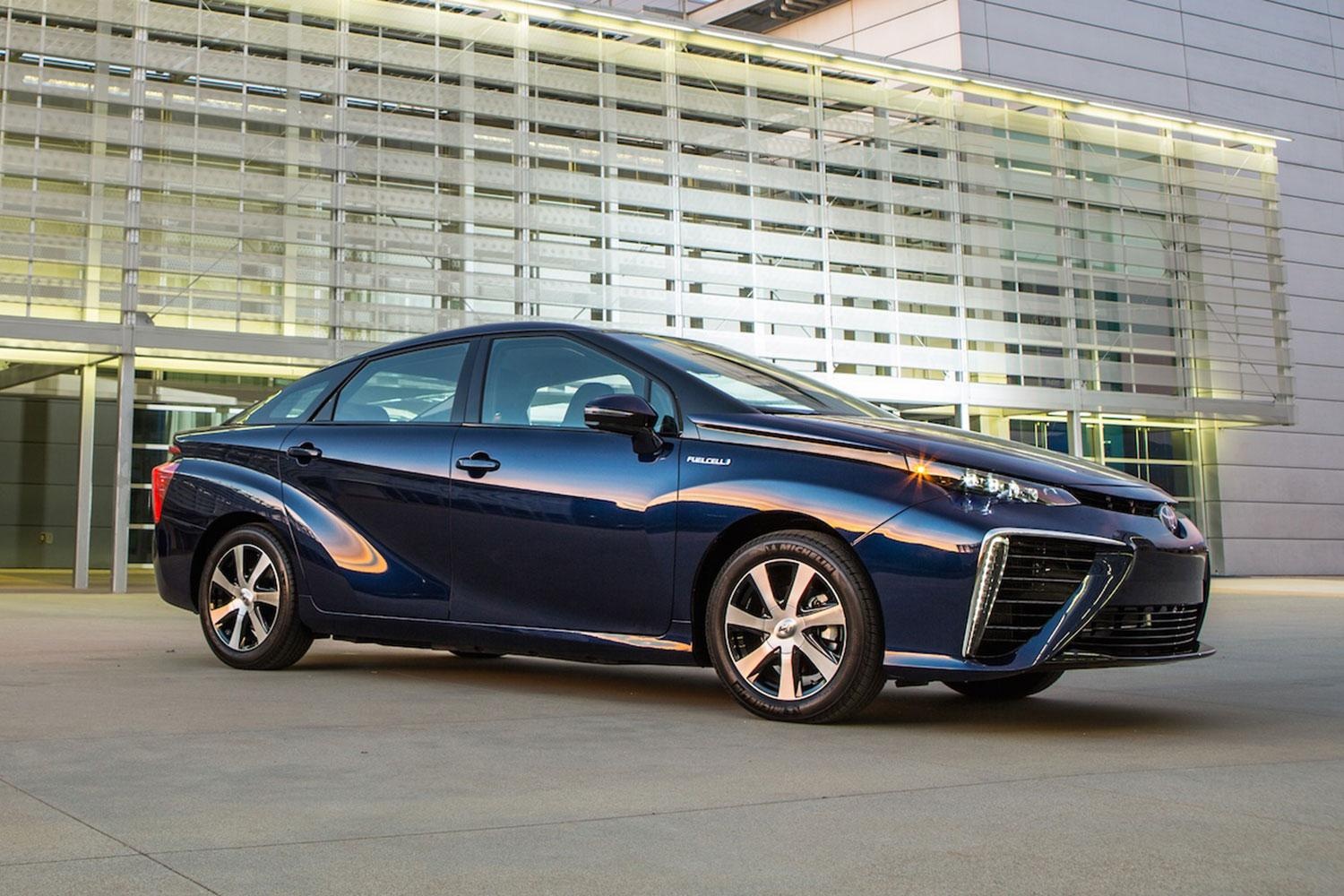 Започнаха продажбите на първата серийна ”водородна” кола