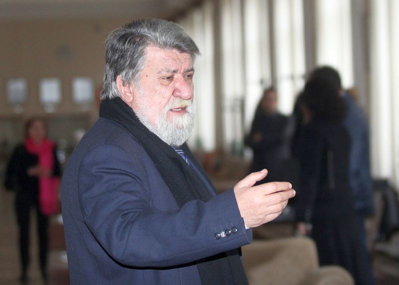 Рашидов отговаря на честитката ”Поздрав за Вежди”