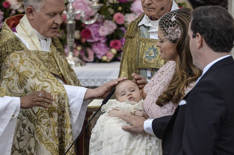 Кристофър О'Нийл и принцеса Маделин кръщават дъщеря си - принцеса Леонор
