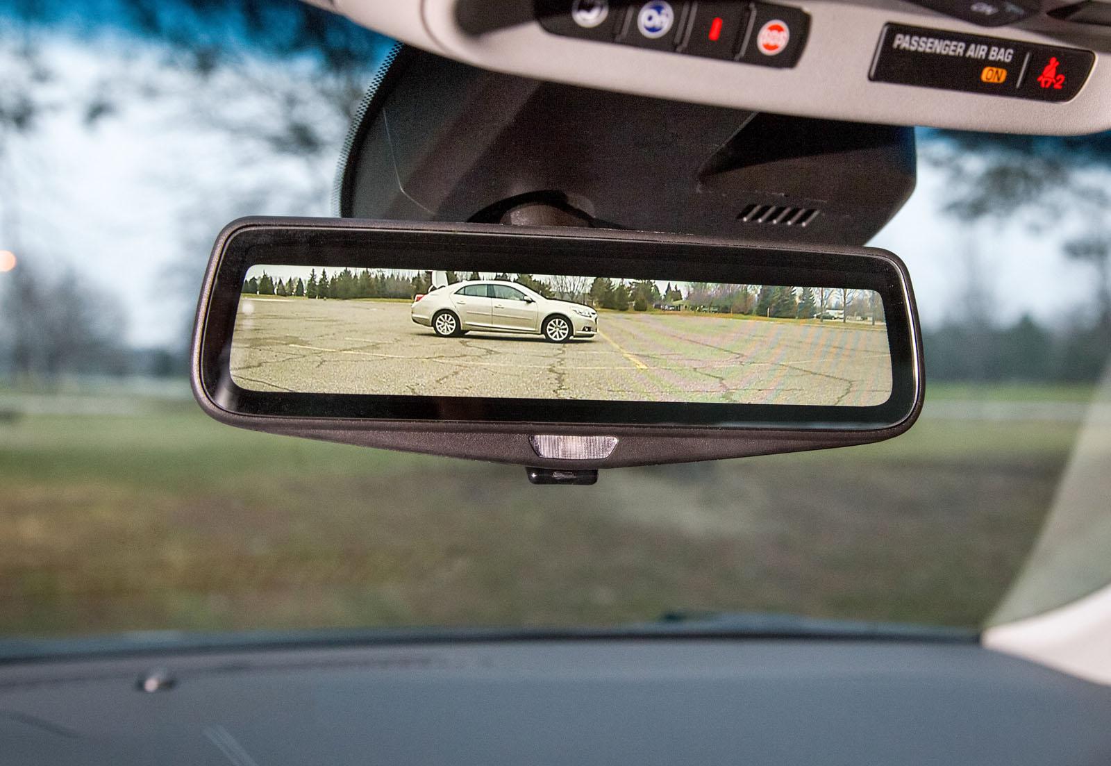 Дисплей вместо огледало за задно виждане в Cadillac CT6