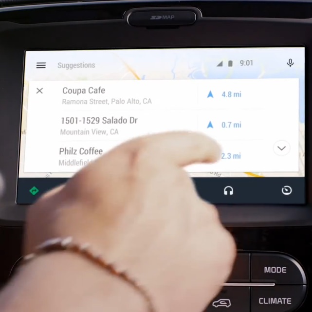 Android Auto ще бъде предварително инсталиран в колите