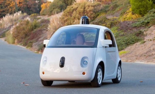 Google готов с безпилотния си автомобил, тества го през 2015 г.
