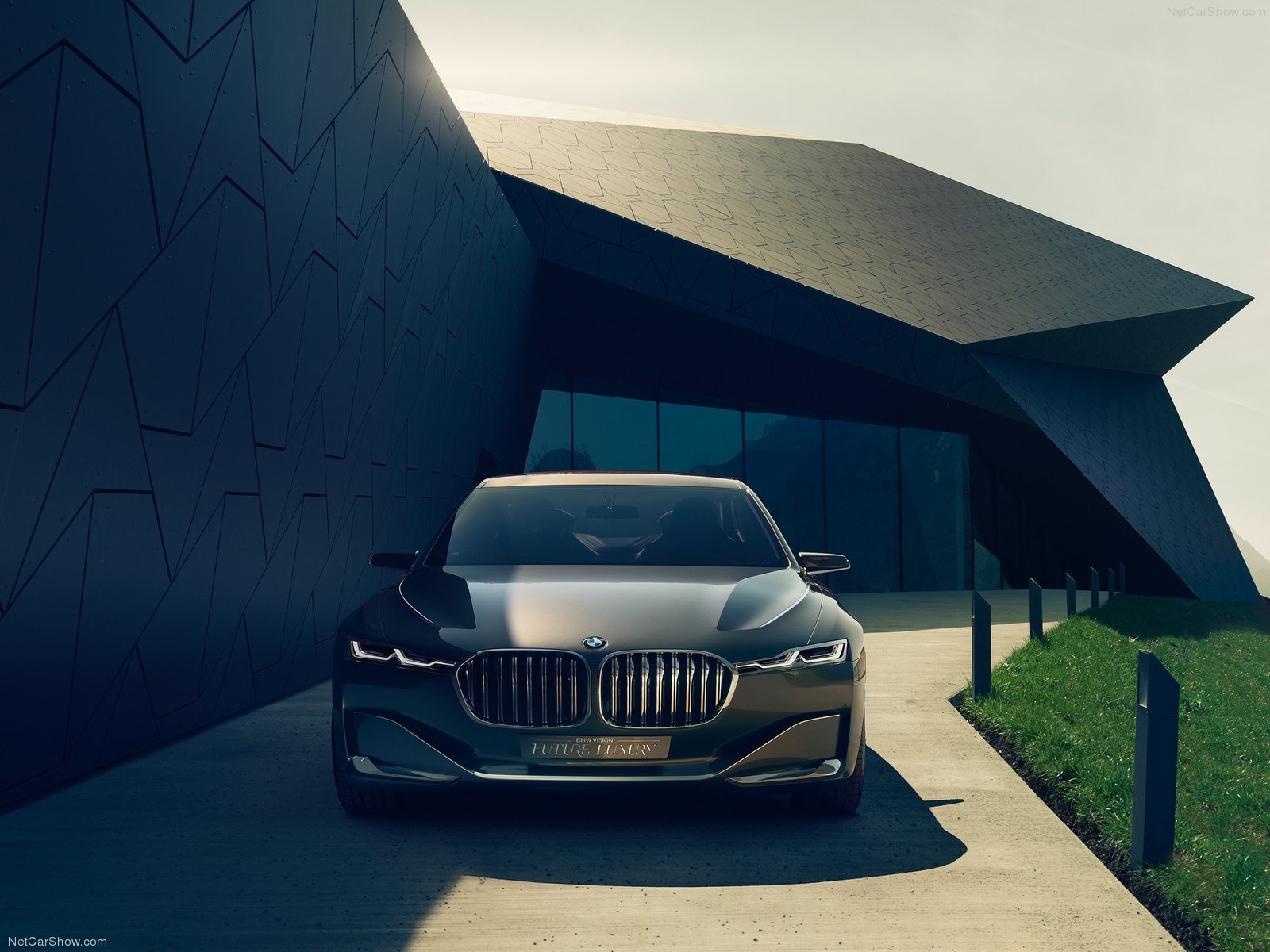 BMW ще конкурира Maybach с 9-Series?