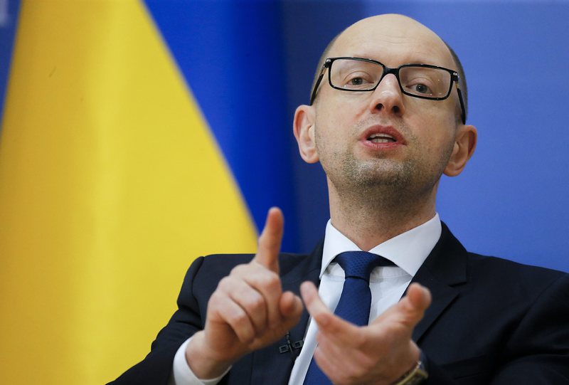 Яценюк: МВФ ще продължи мисията си в Украйна