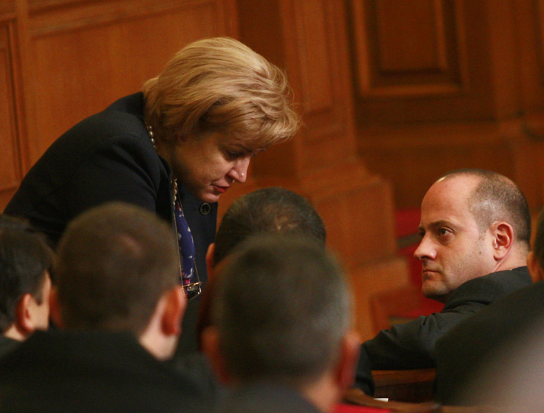 Менда Стоянова призна за грешки във взаимоотношенията в управляващата коалиция