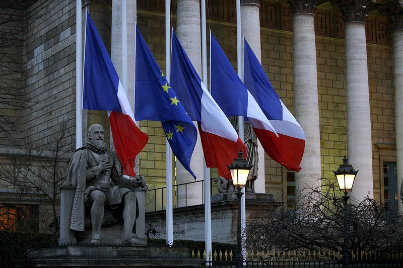 Най-кръвопролитните атентати във Франция от 40 години