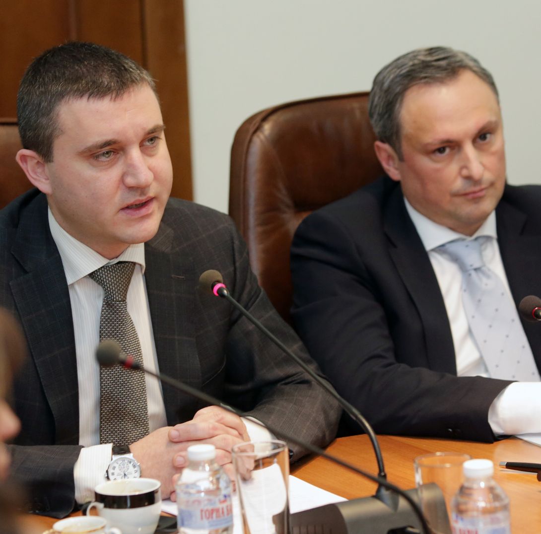 Радослав Миленков (вдясно) заедно с министър Горанов