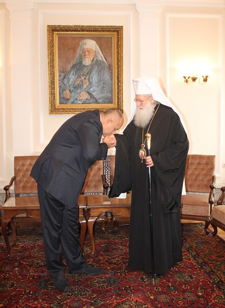 Бойко Борисов пожела на патриарх Неофит да бъде здрав и опора за миряните