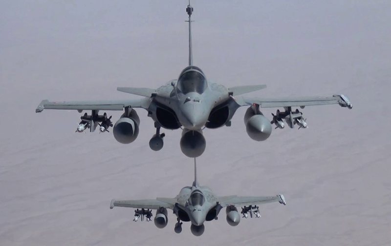 Френската армия получи ”зелена светлина” за удари в Ирак