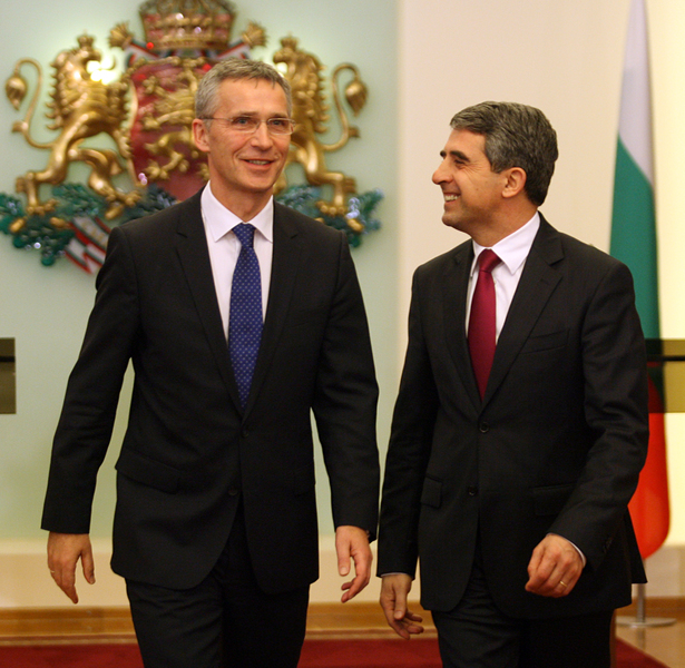 НАТО засилва присъствието си в България с постоянна база