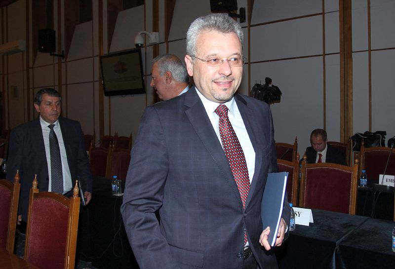 Тунчер Кърджалиев от ДПС определи случилото се с Местан като ”нормален процес” за оздравяване на партията