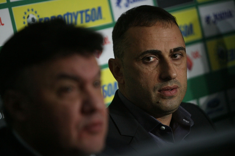 България остана без вратари за дебюта на Петев