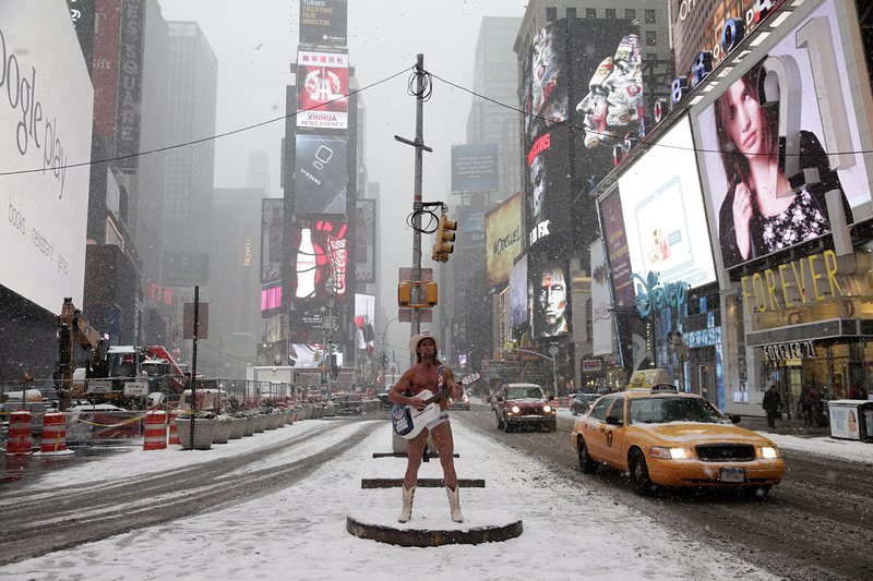Ню Йорк не беше обхванат от историческа снежна буря