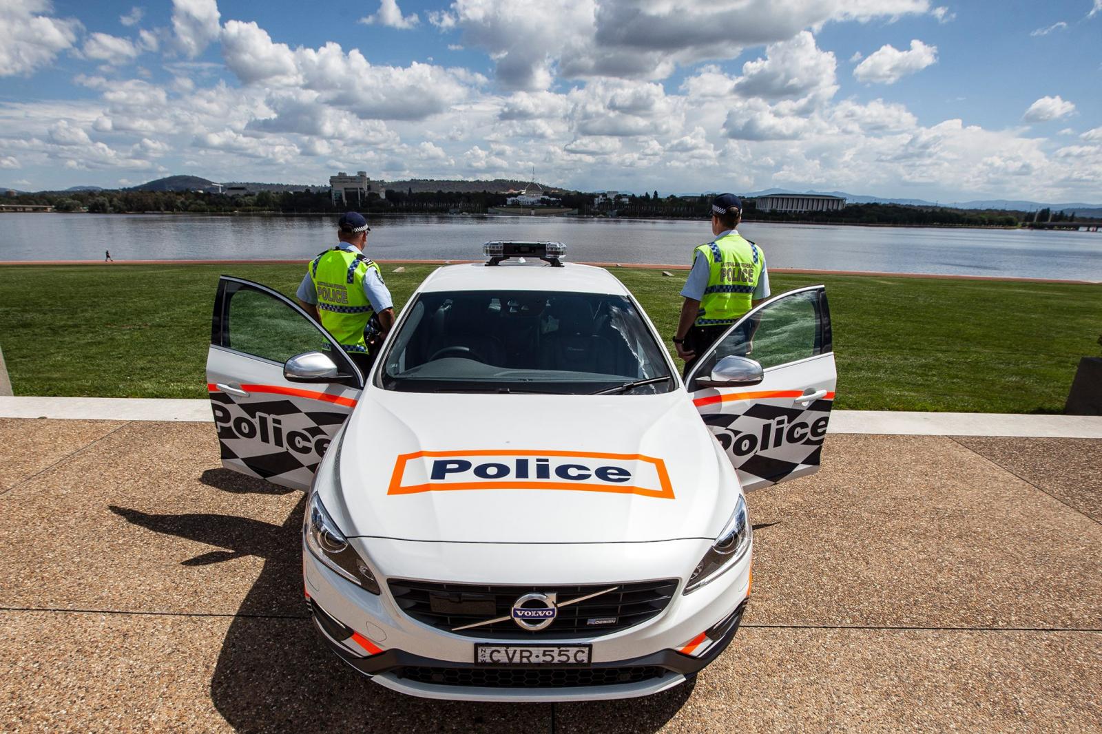 Австралийската полиция тества тунинговано Volvo (снимки)