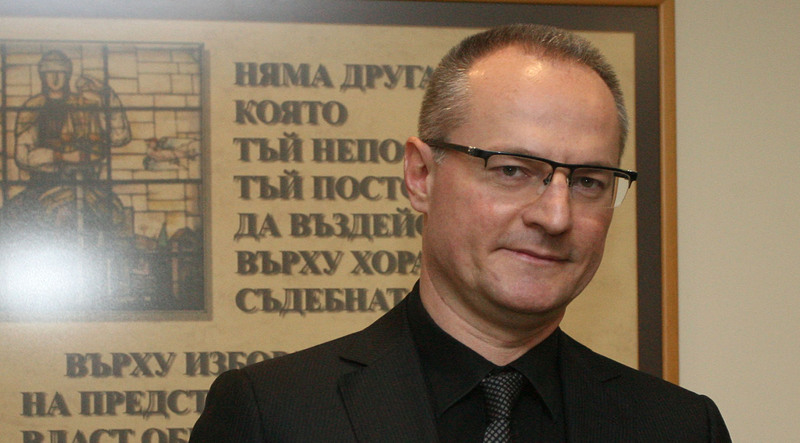 Плевнелиев подписа указ за Лозан Панов начело на ВКС