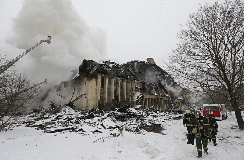 Голям пожар бушува в библиотеката на ИНИОН в Москва