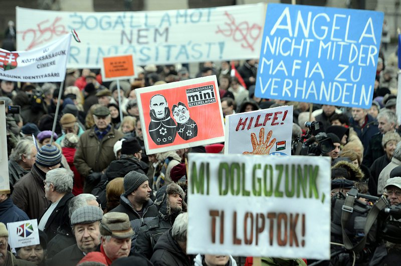 Протестиращите в Унгария търсят подкрепа от Меркел