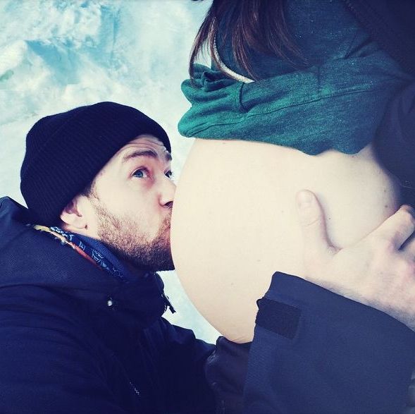 Джъстин Тимбърлейк с Джесика Бийл по време на първата ѝ бременност