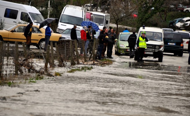 Наводнения в Албания и Македония
