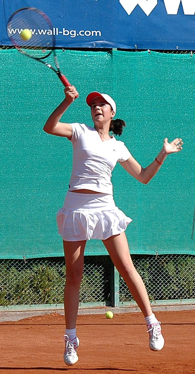 Юлия Стаматова се класира за втория кръг на турнира по тенис в Турция