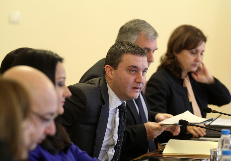 Горанов: Ще върнем данъка на бедните