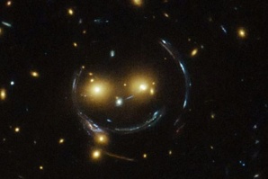 Телескопът “Хъбъл“ засне космическо усмихнато лице