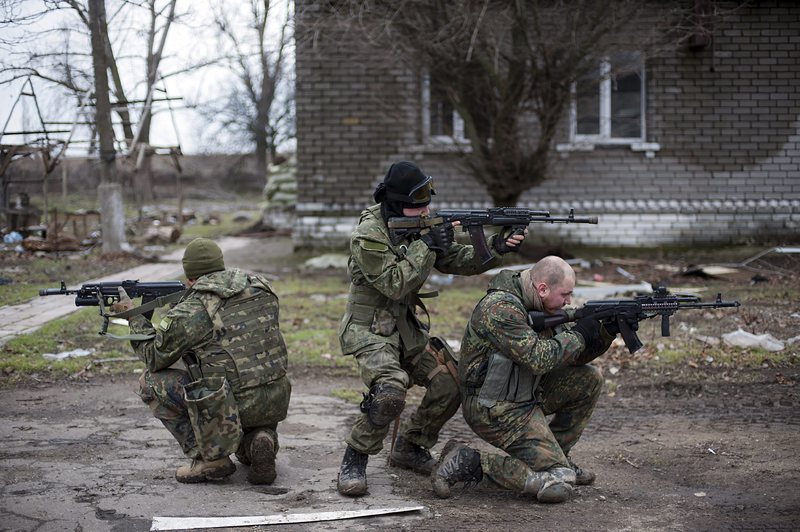 Тежки боеве край Мариупол, Дебалцево и Краматорск