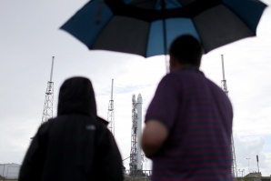 Отново отложиха изстрелването на ракетата на „Спейс екс”