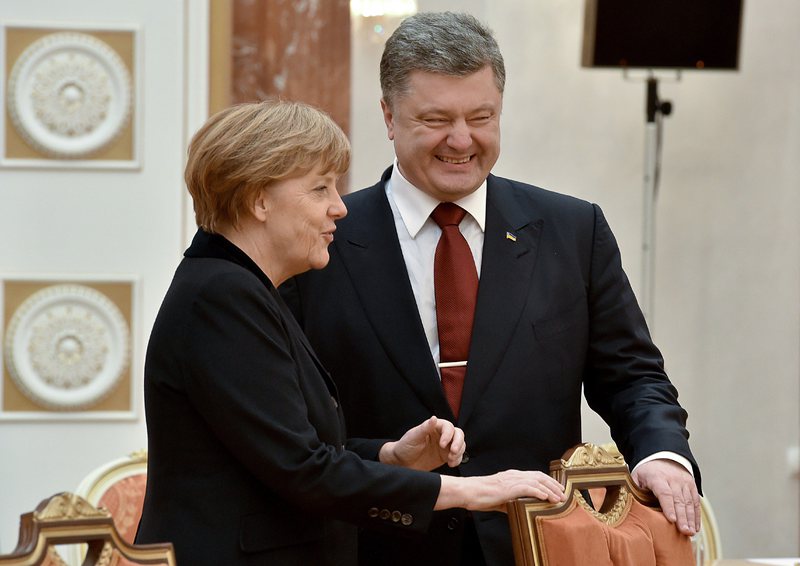 Меркел и Порошенко в добро настроение по време на срещата