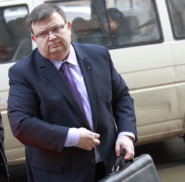 Прокуратурата няма да провери твърденията на Цветан Василев