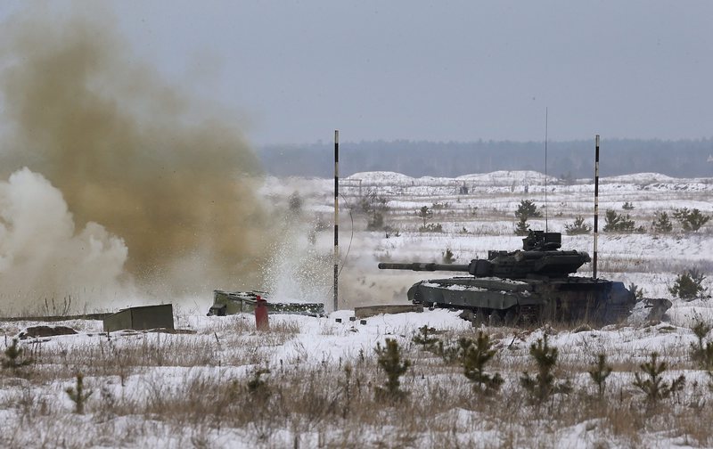 Започва изтеглянето на тежкото въоръжение от фронта в Донбас
