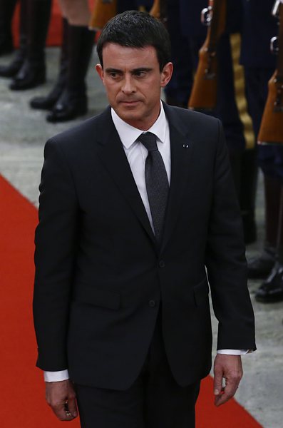 Критикуват френския премиер, че живее не като социалист