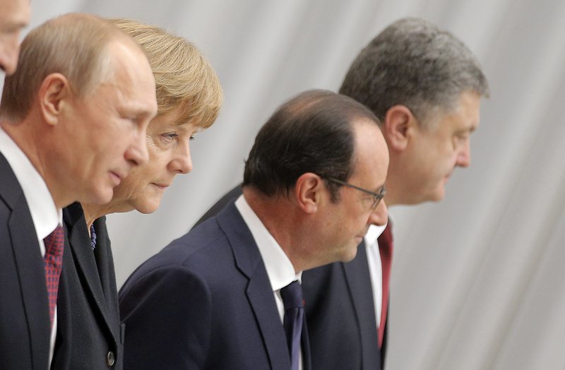Меркел няма да отиде на Парада на победата в Москва