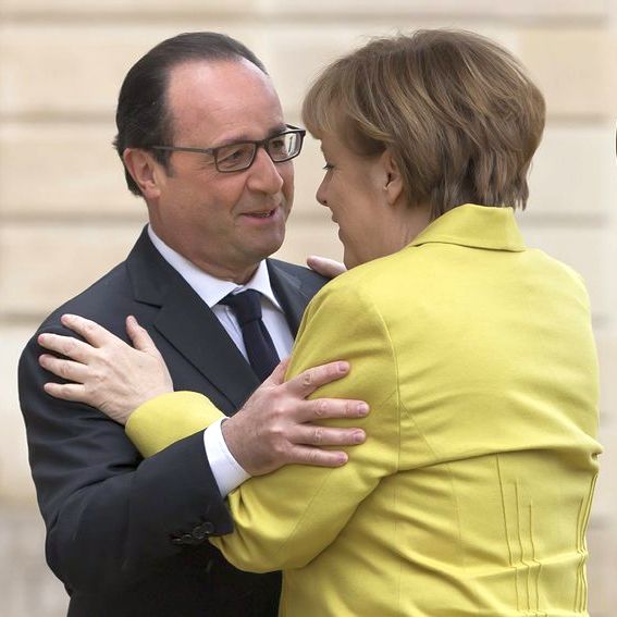 Франсоа Оланд и Ангела Меркел този път са на различни позиции