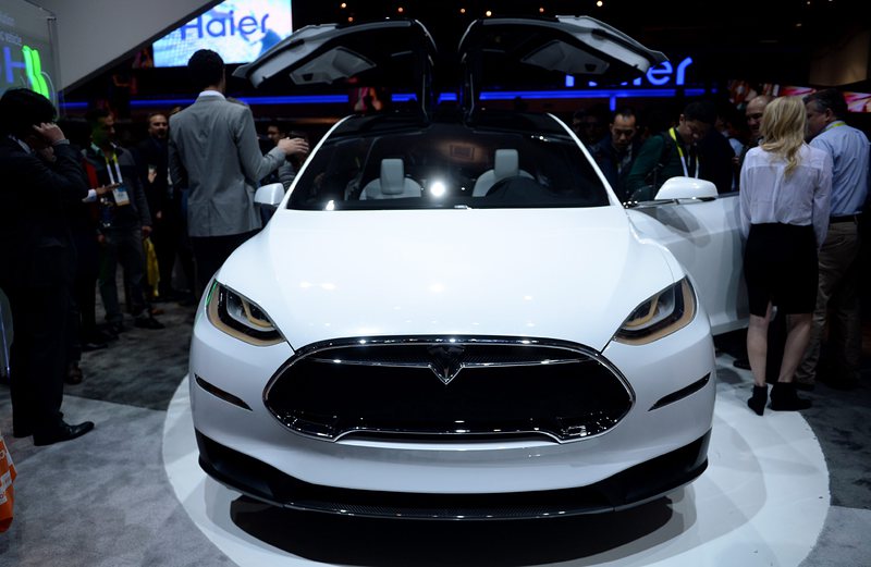 Tesla Model X ще бъде най-бързият SUV в света (снимки)