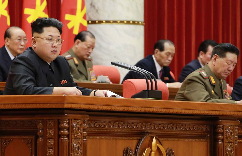 Лидерът на КНДР смени прическата си и се появи така на партийно събрание