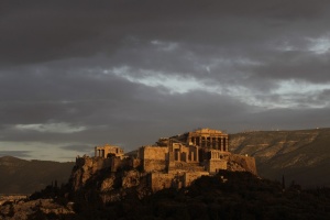 Не само Гърция, но и гърците са рекордно задлъжнели