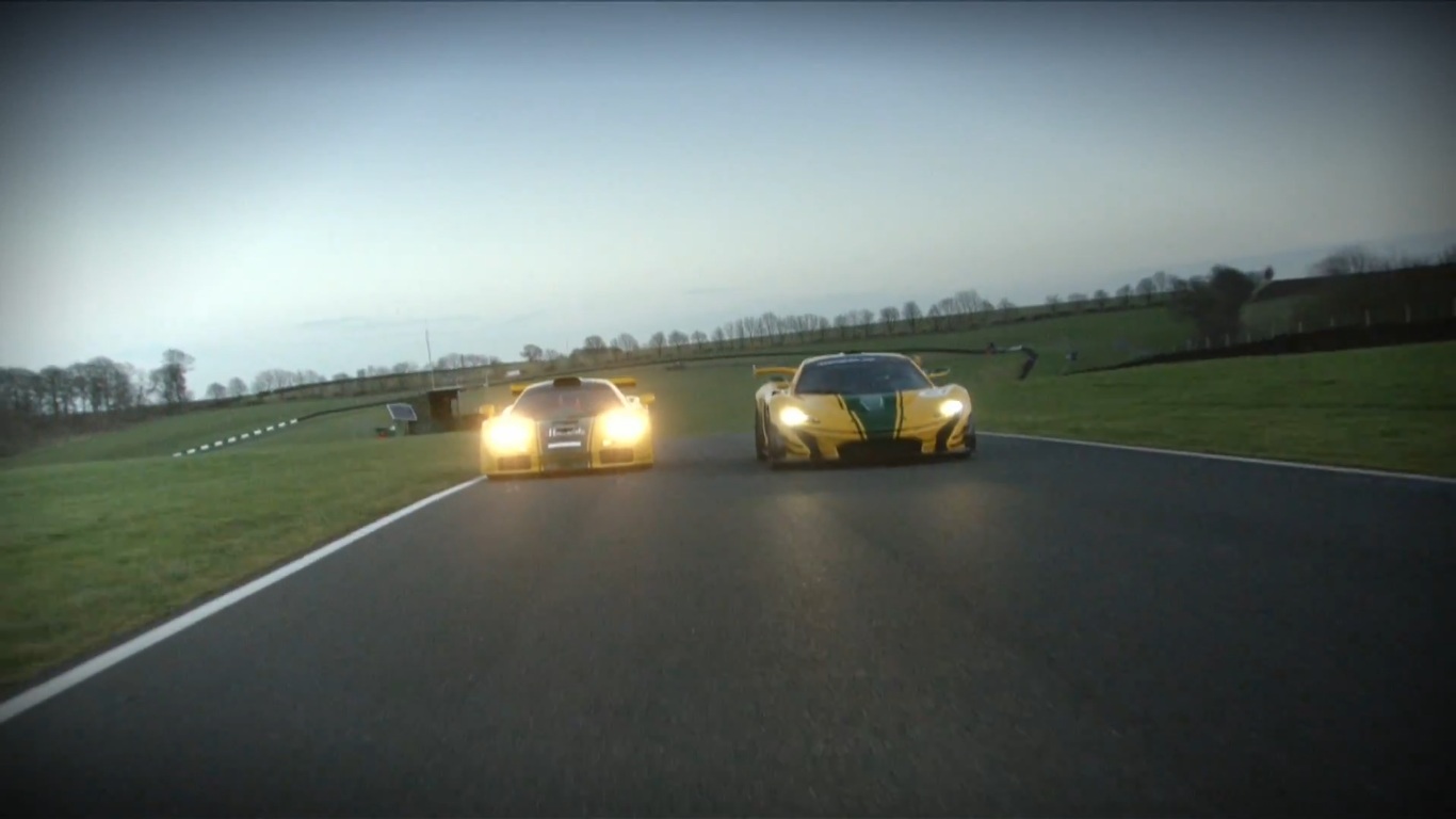 Дуел между McLaren P1 GTR и McLaren F1 GTR (видео)