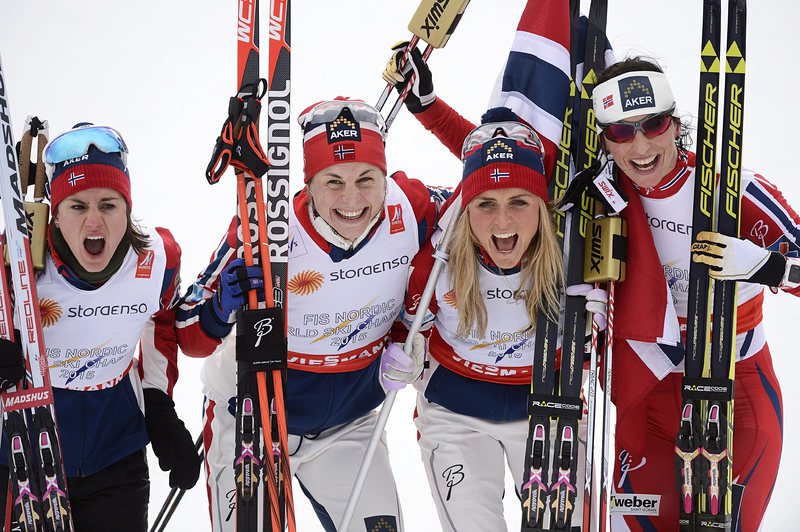 Женската щафета на Норвегия по ски бягане завоюва трета поредна Световна титла