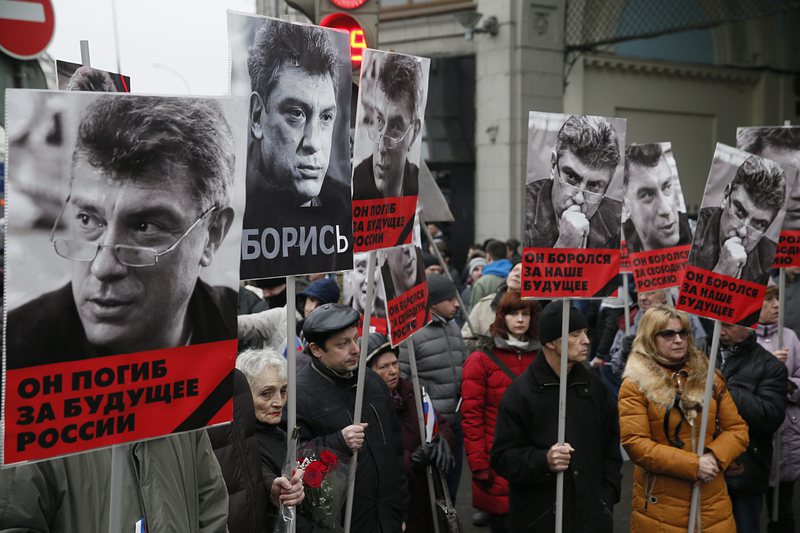 Няма следа от придружавалата Борис Немцов когато е убит