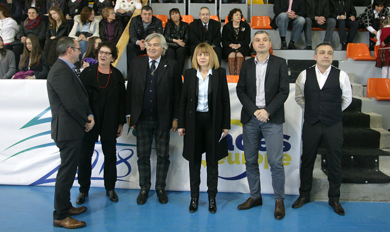 Кметът Фандъкова на откриване на обновената спортна зала ”Триадица”
