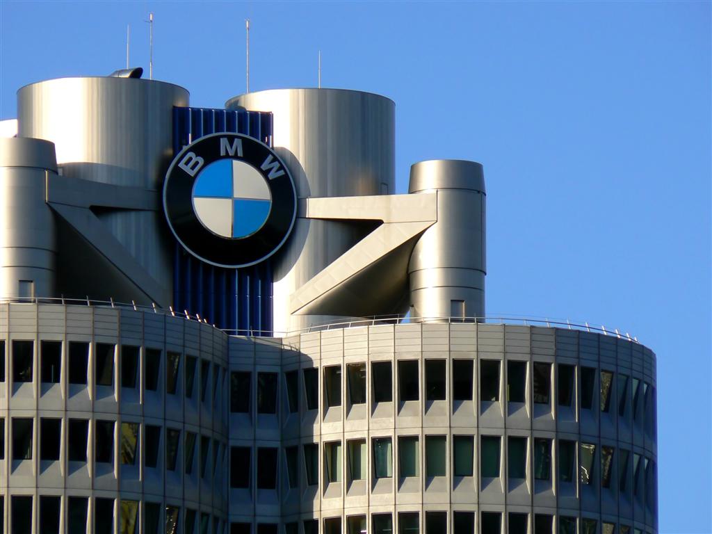 BMW създава 8000 нови работни места