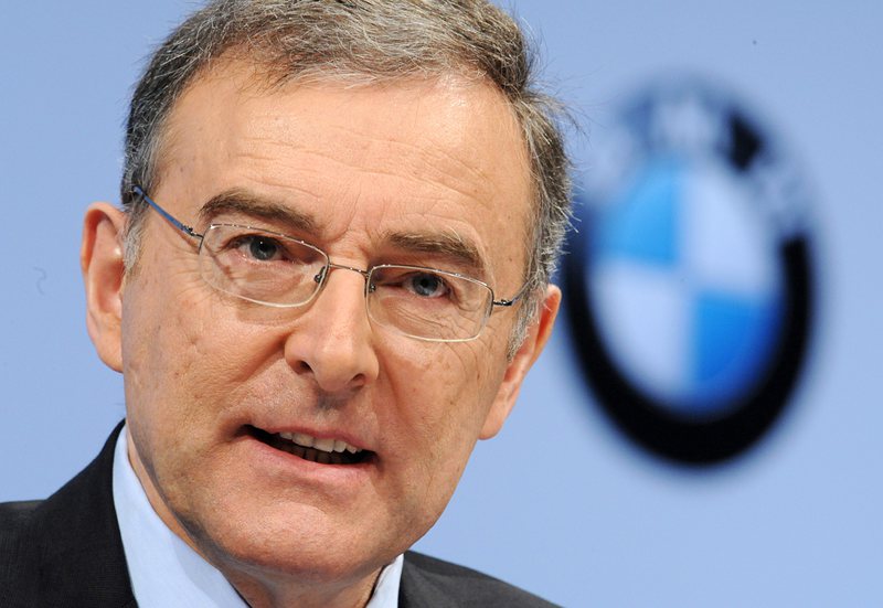 BMW: Няма да се откажем от електромобилите