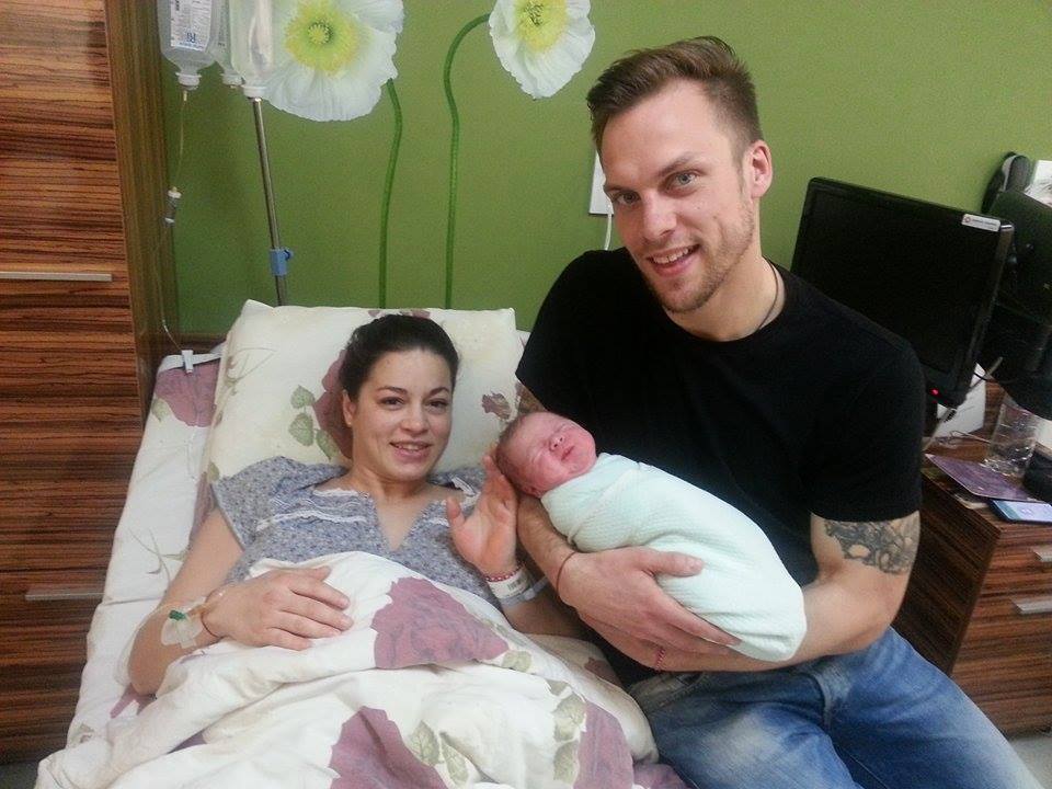 Ваня Джаферович и Жени със сина си Бо