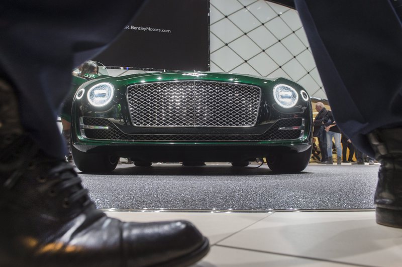 Bentley създава ново спортно купе (снимки)